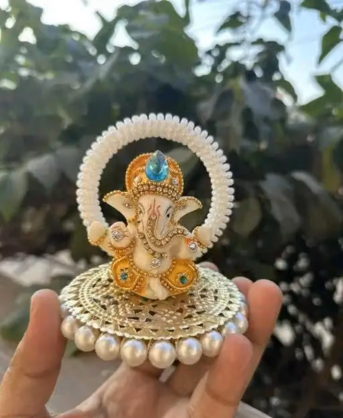 Flower Décor Ganesha Idol – Elegant Lord Ganesha Home Décor